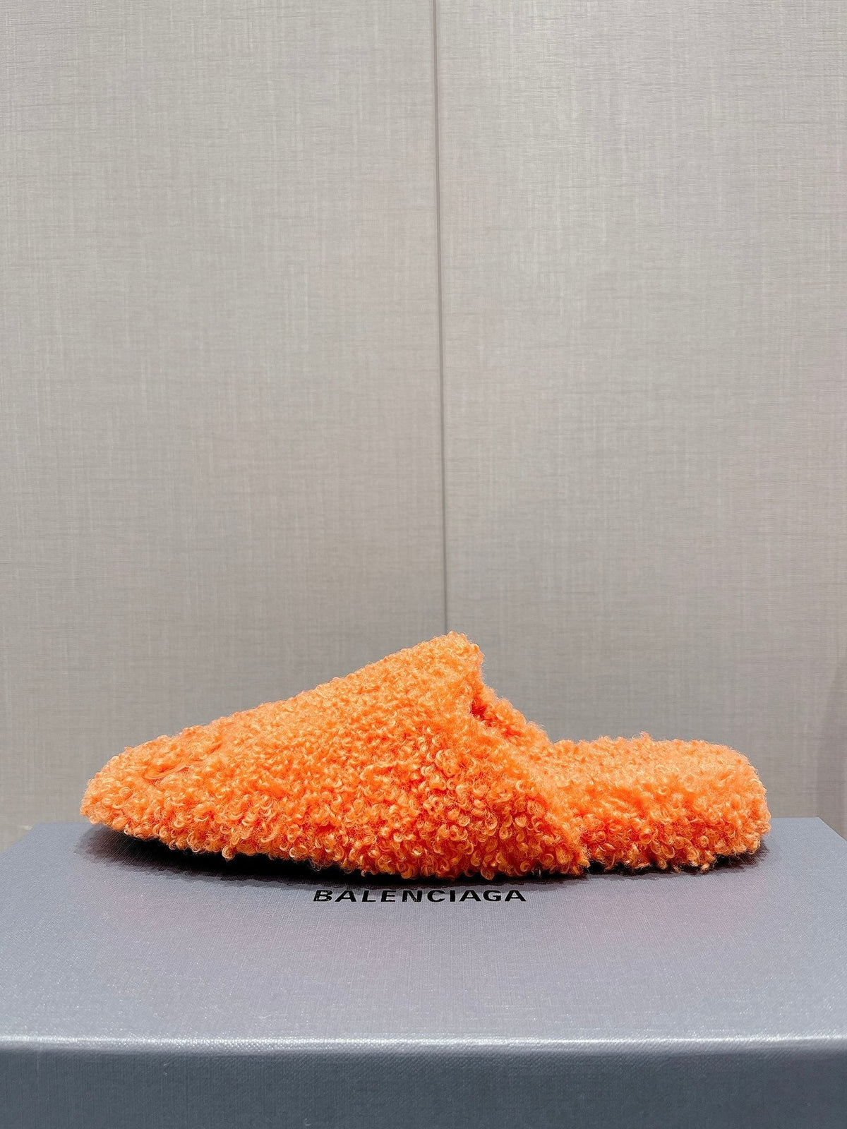 B-Sneakers