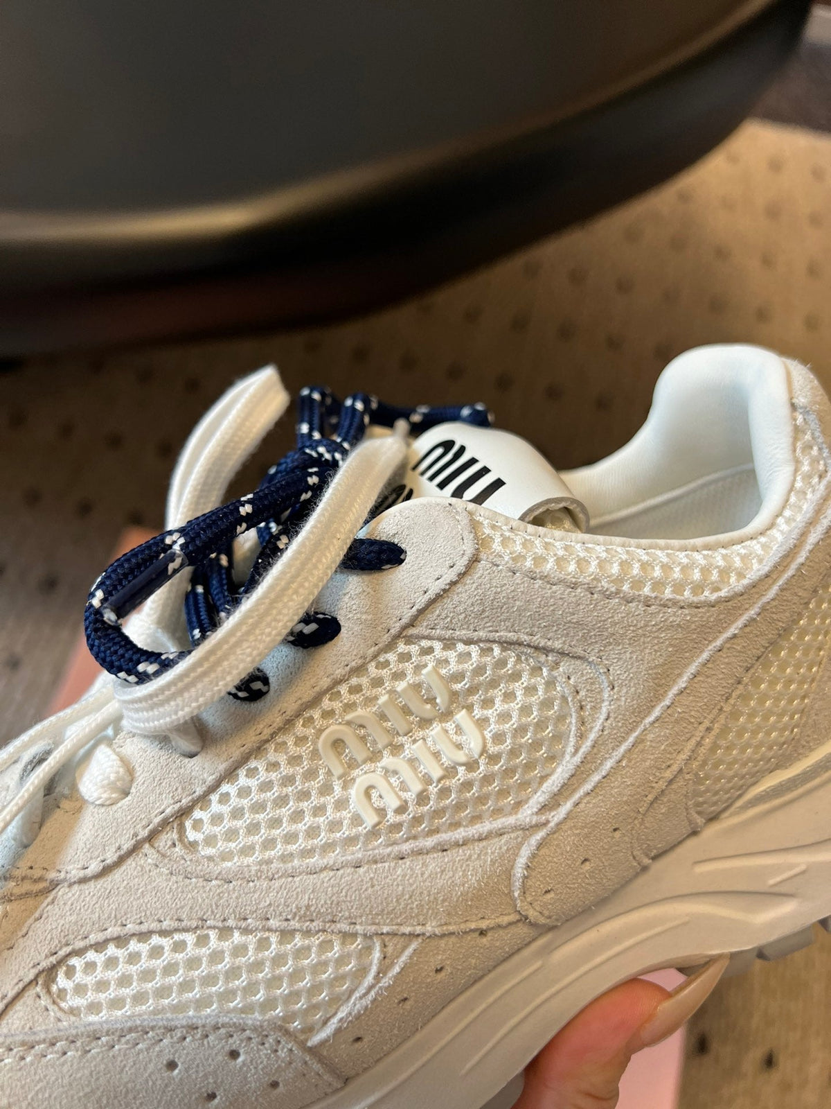 M-Sneakers