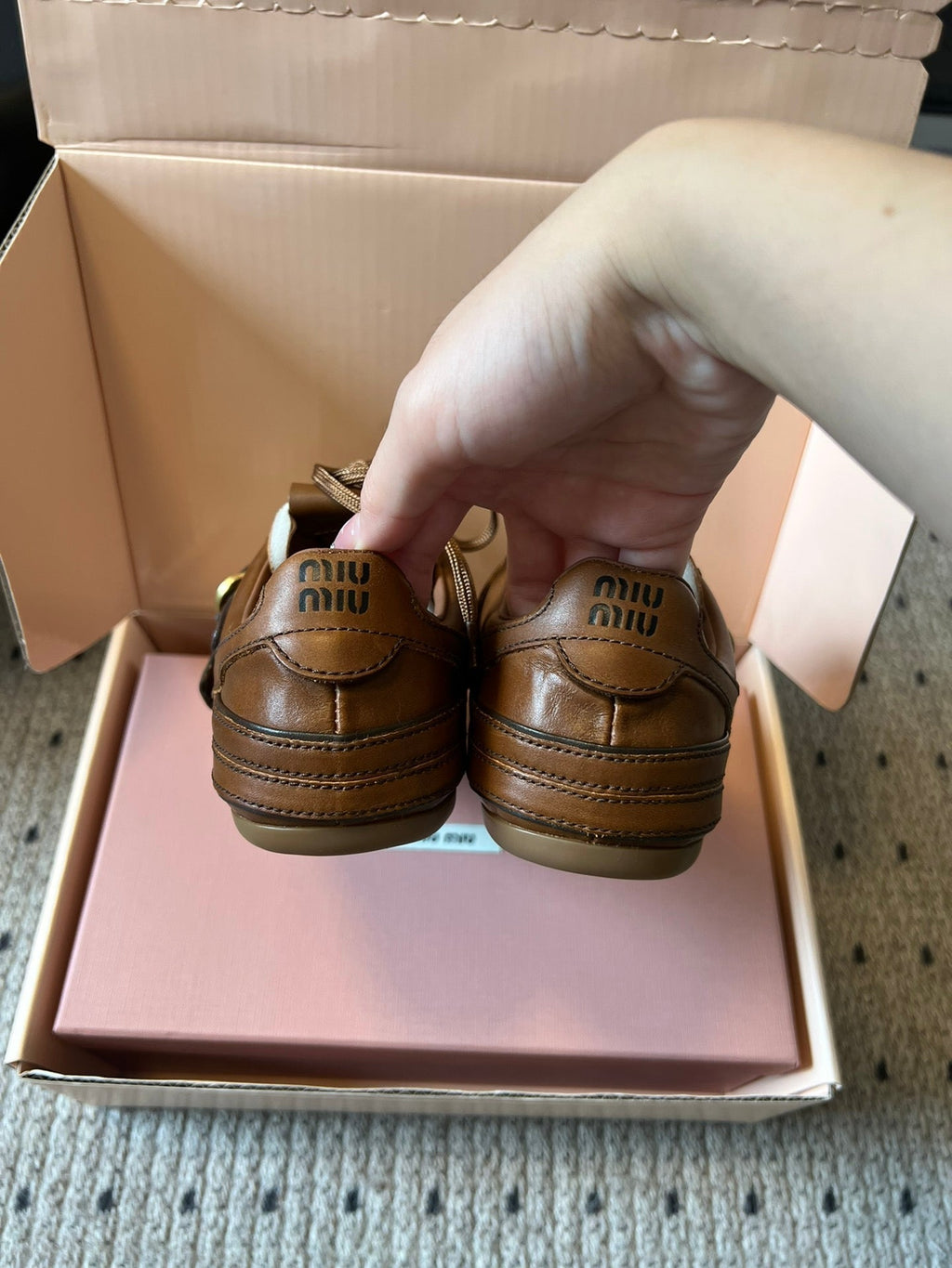 M-Sneakers