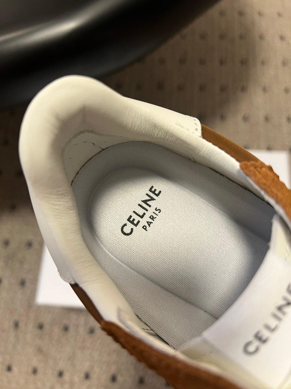 S-Sneakers