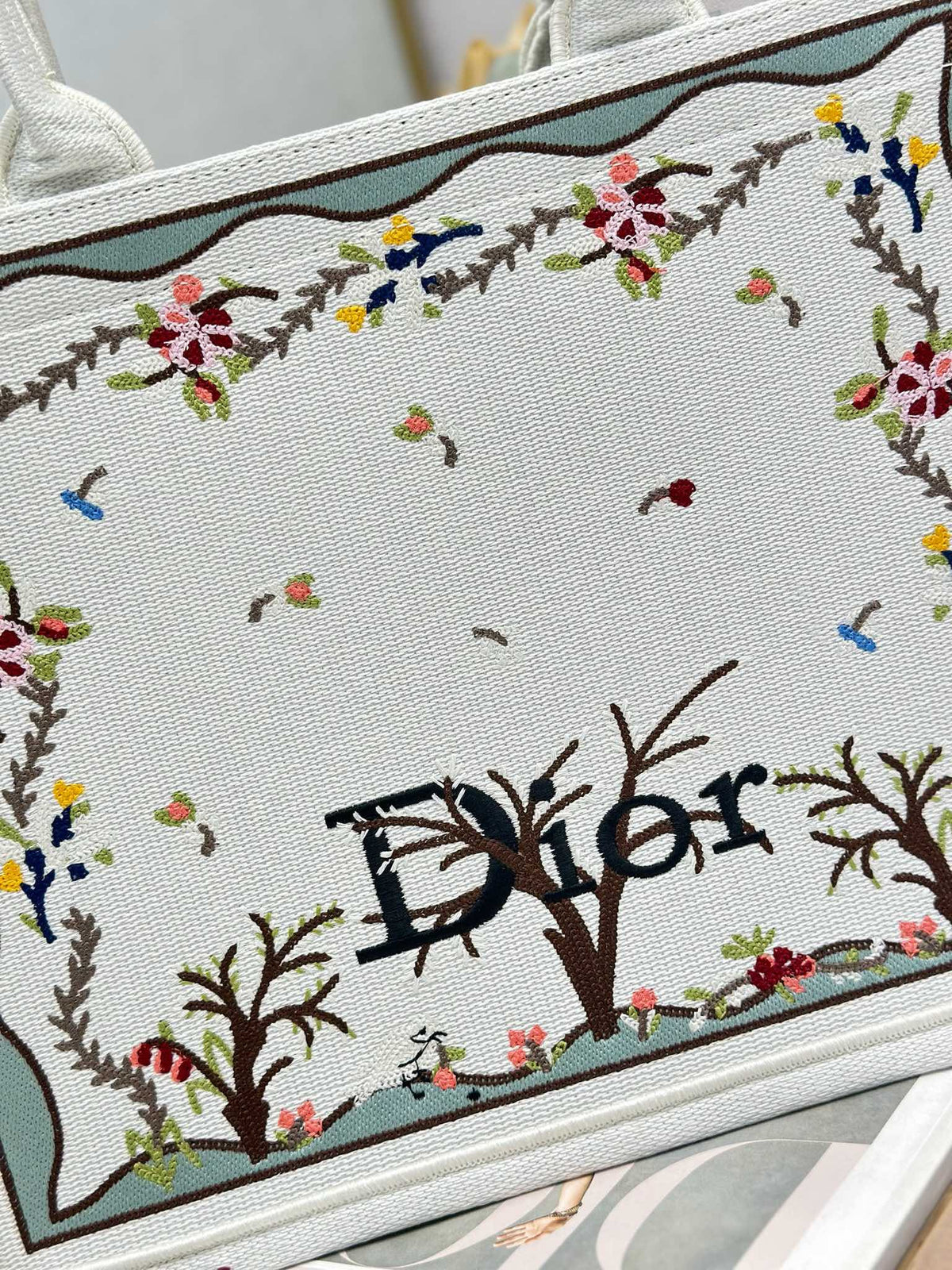 D-Book Tote