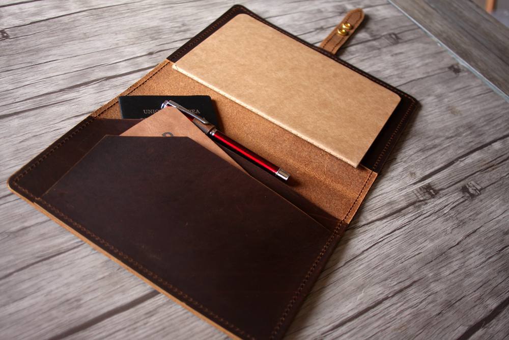 25 pcs Leather A4 Leather Notebook Cover Refillable with logo