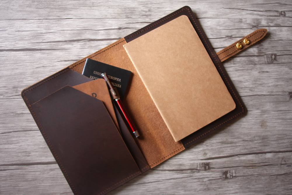 25 pcs Leather A4 Leather Notebook Cover Refillable with logo