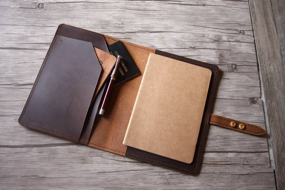 25 pcs Leather A4 Leather Notebook Cover Refillable with logo