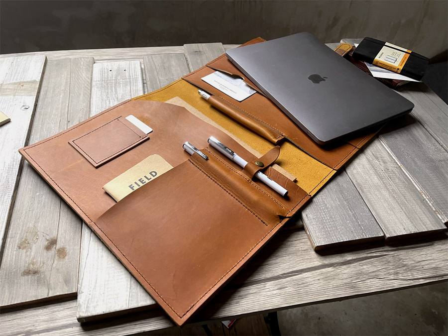 Personalized Leather MacBook Pro M2/M3 Max Sleeve – 13/14/16 Inch Handmade Case