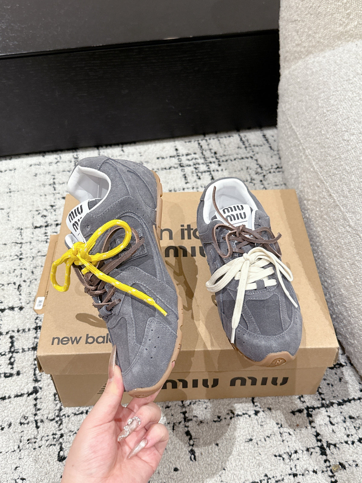 M-Sneakers