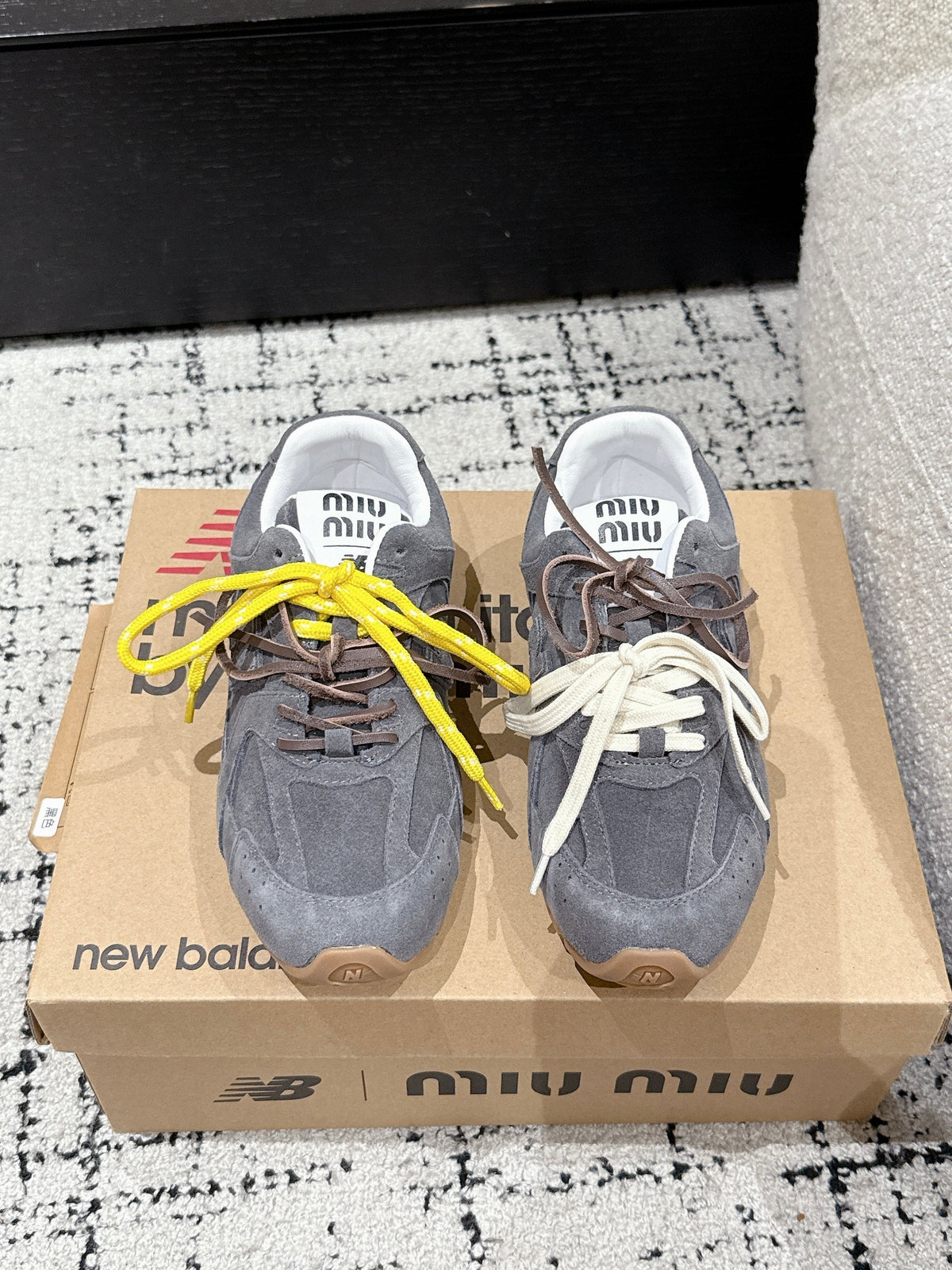 M-Sneakers
