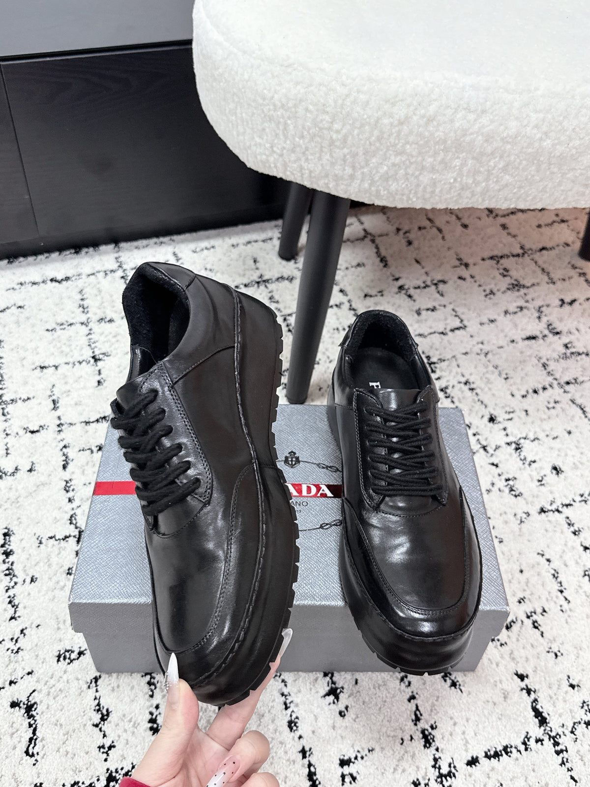 P-Sneakers