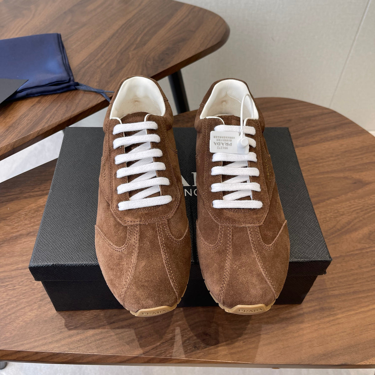 P-Sneakers