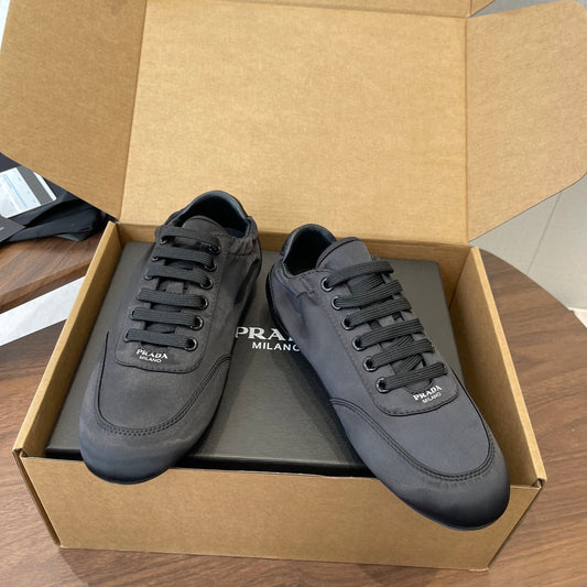 P-Sneakers
