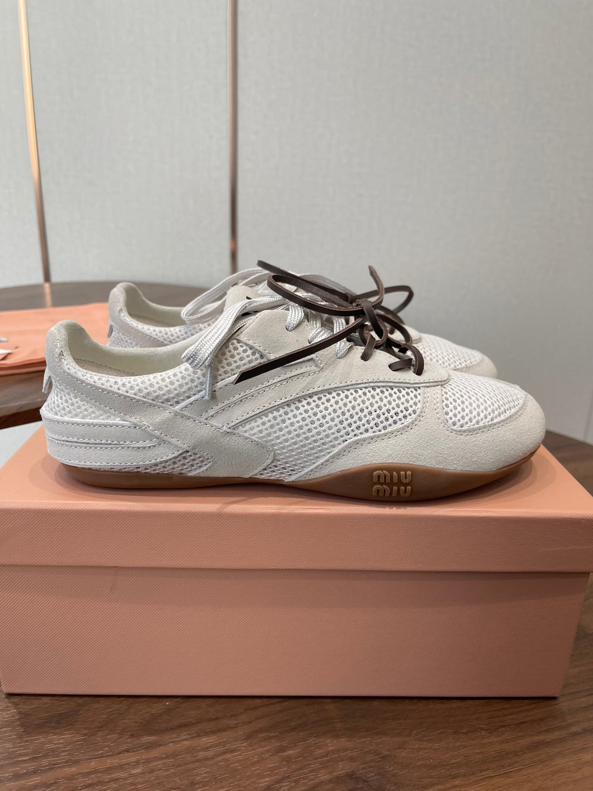 M-Sneakers