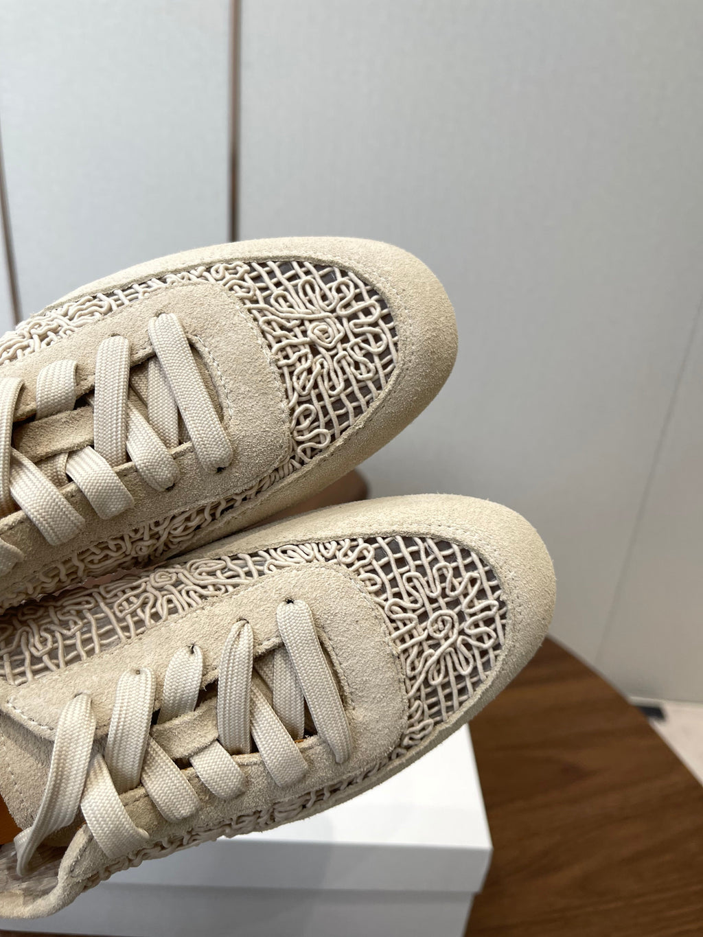 T-Sneakers