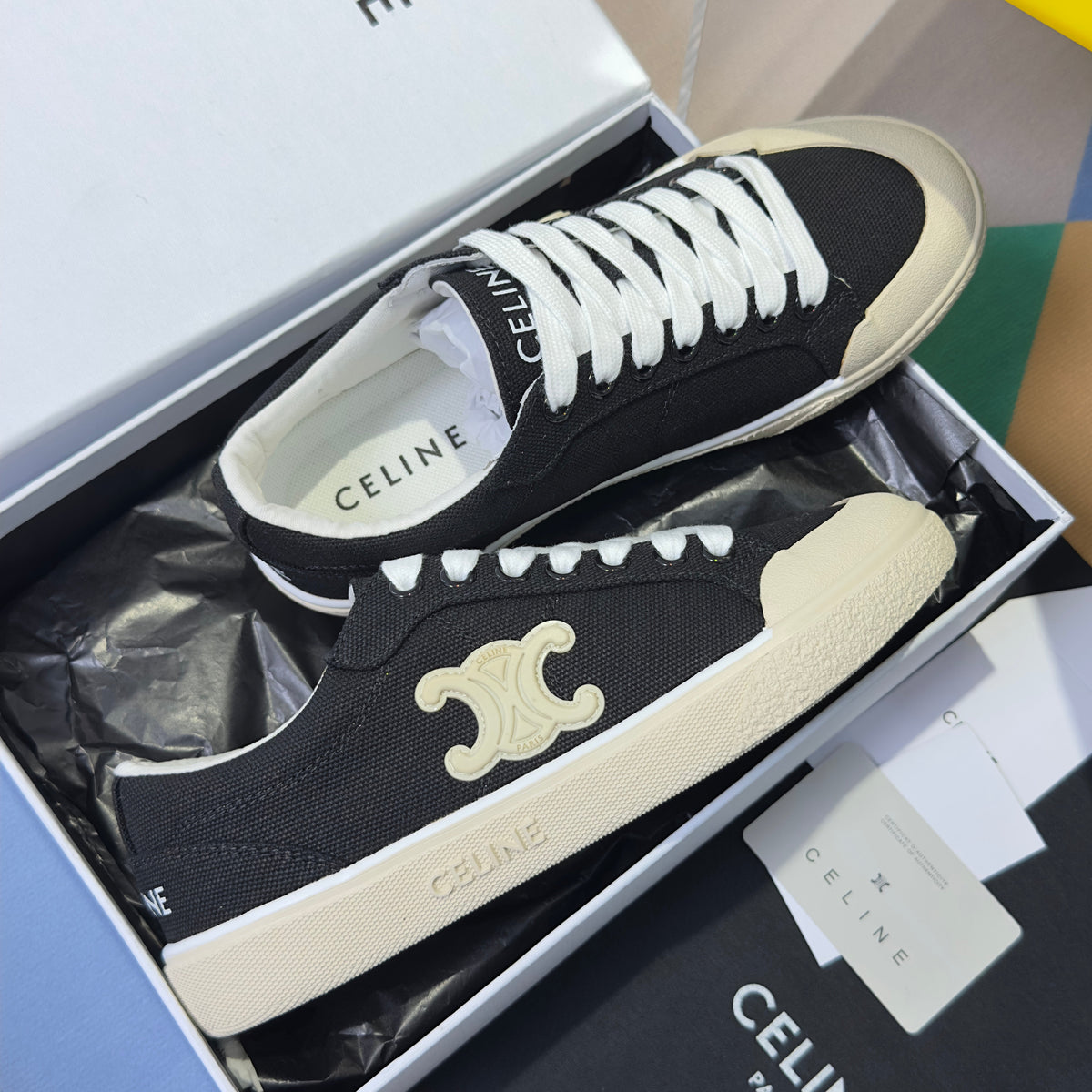 S-Sneakers