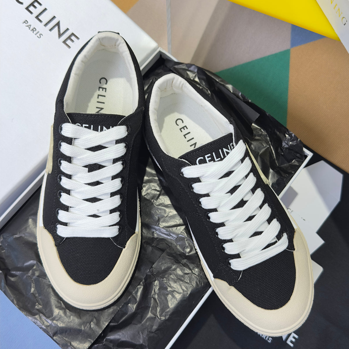 S-Sneakers