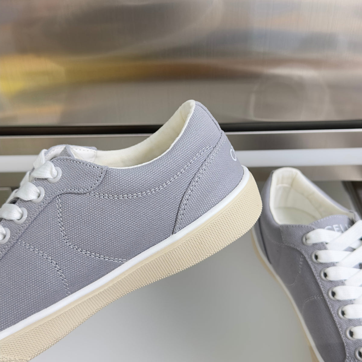 S-Sneakers