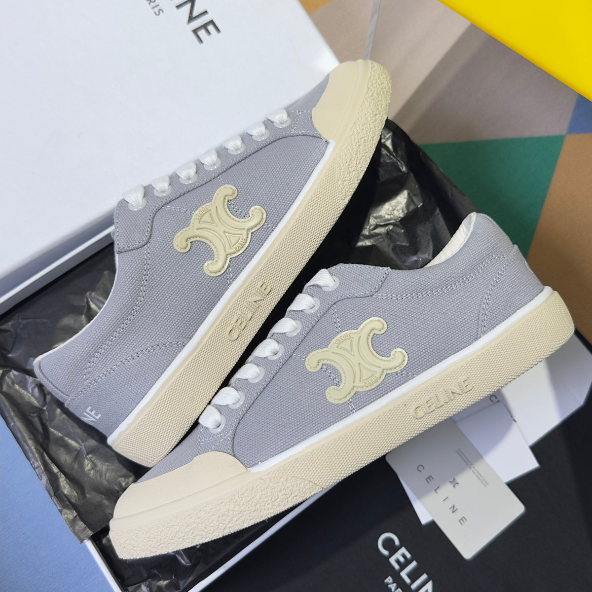 S-Sneakers