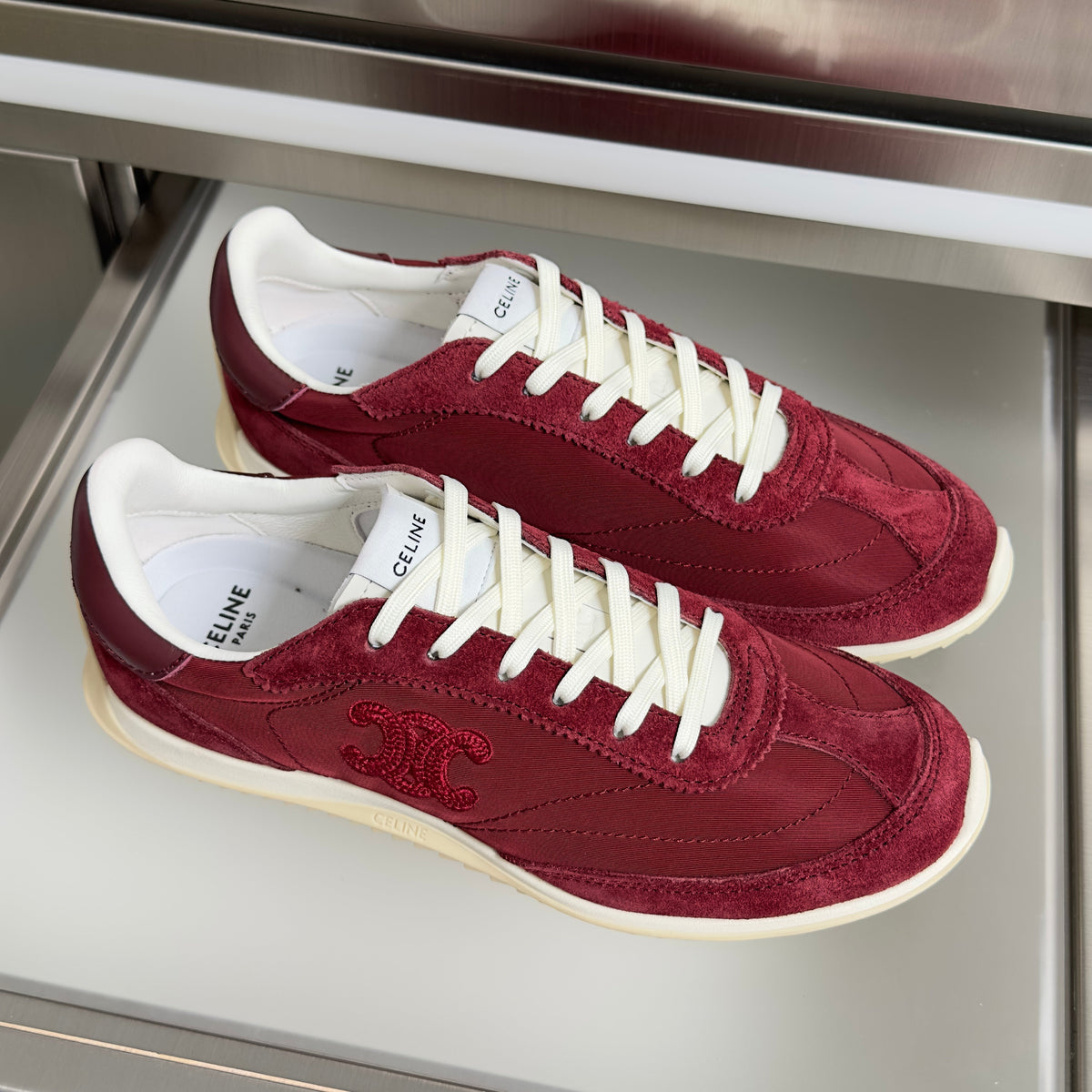 S-Sneakers