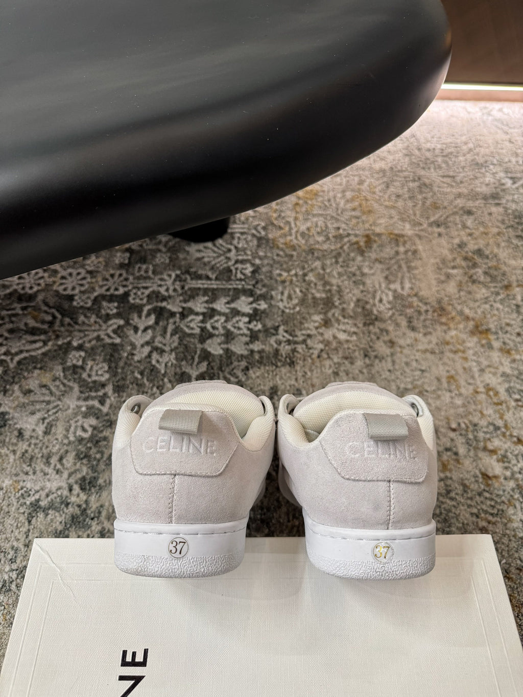 S-Sneakers