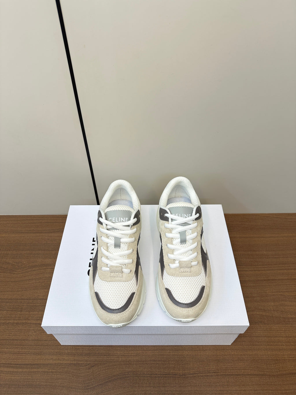 S-Sneakers