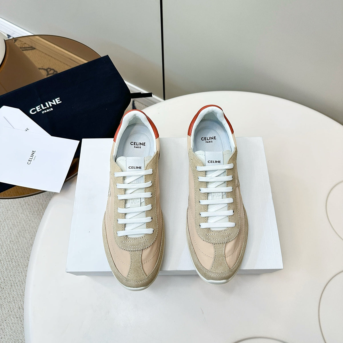 S-Sneakers