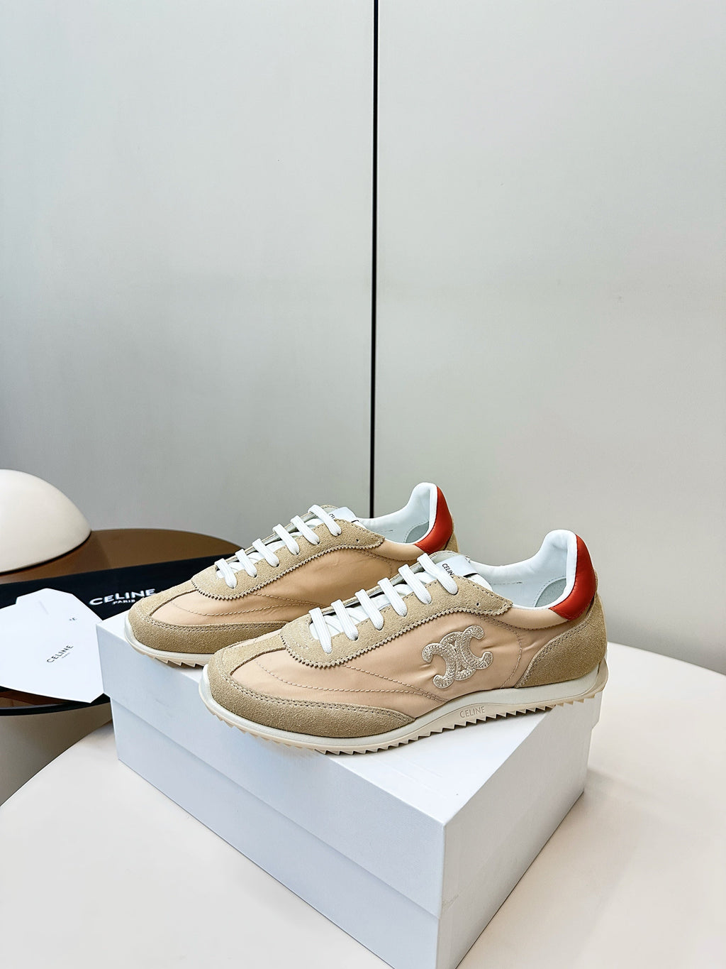 S-Sneakers