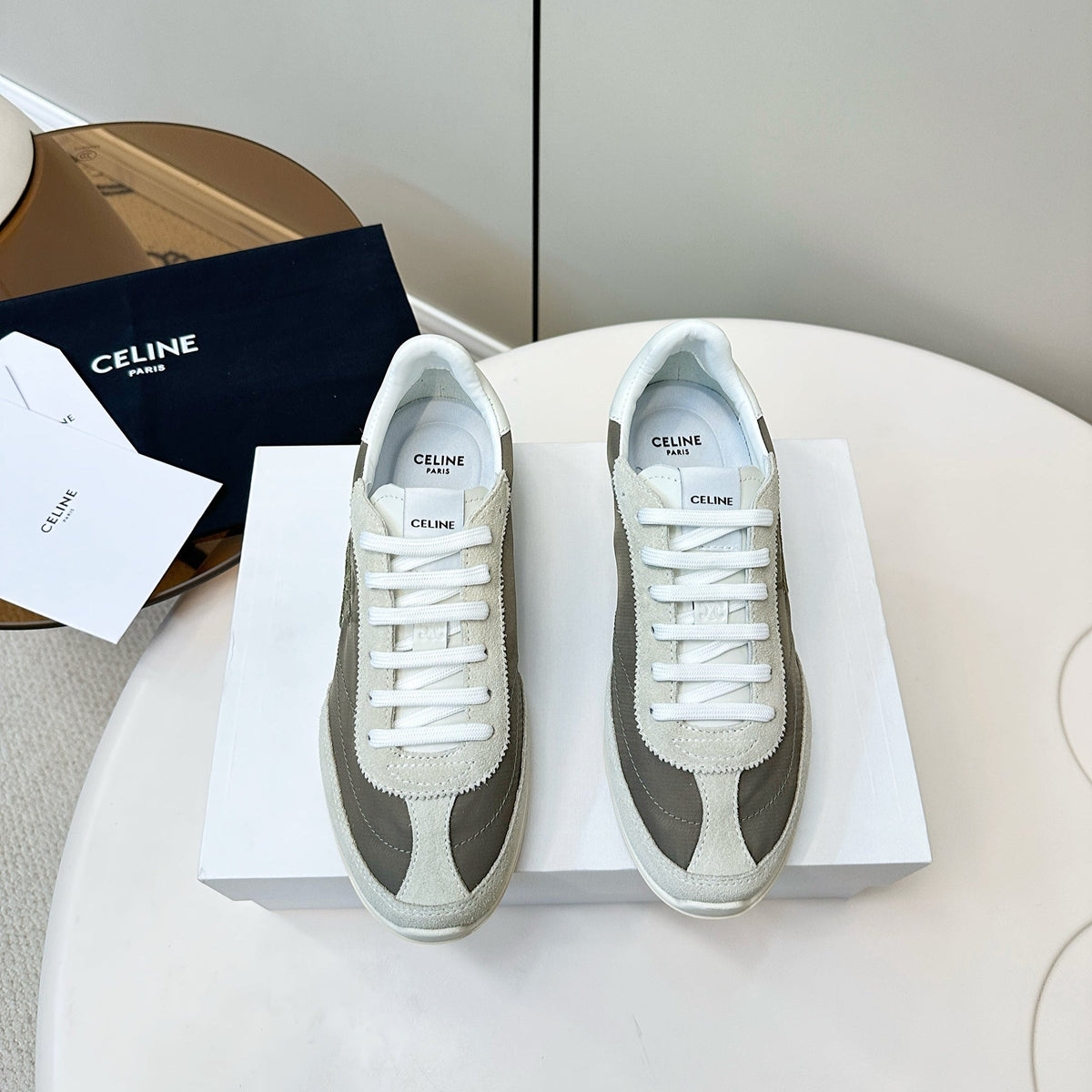 S-Sneakers