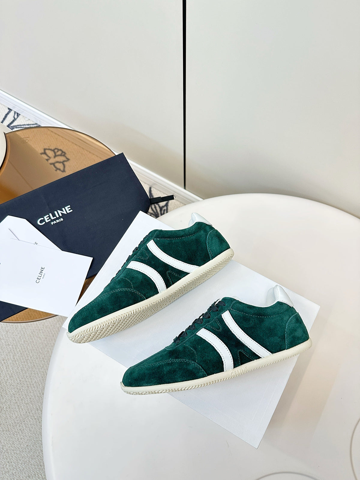 S-Sneakers