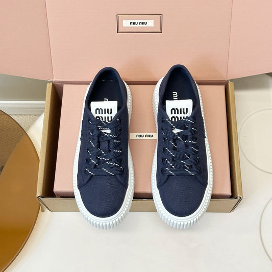 M-Sneakers