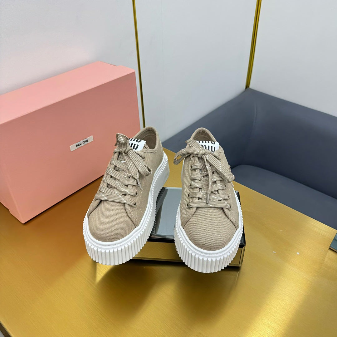 M-Sneakers
