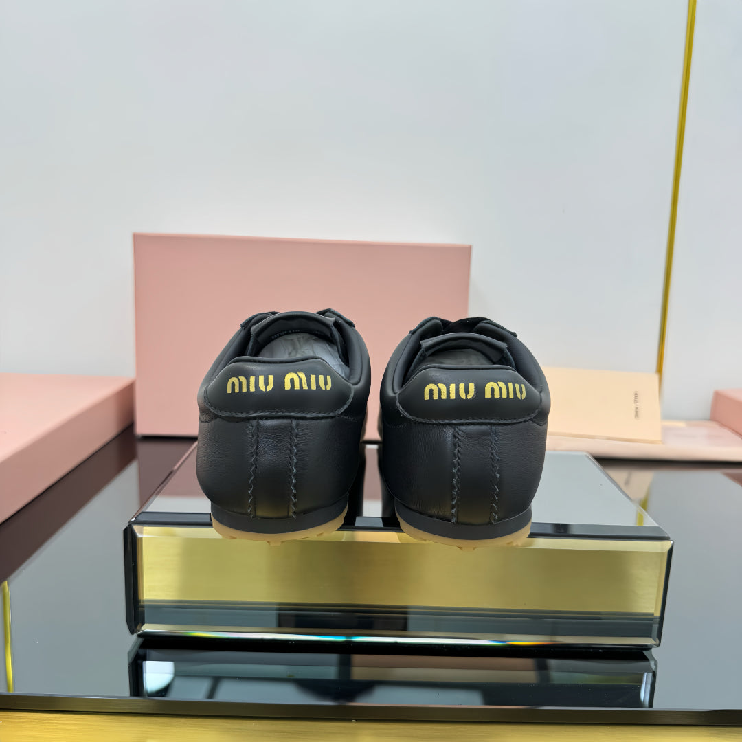 M-Sneakers