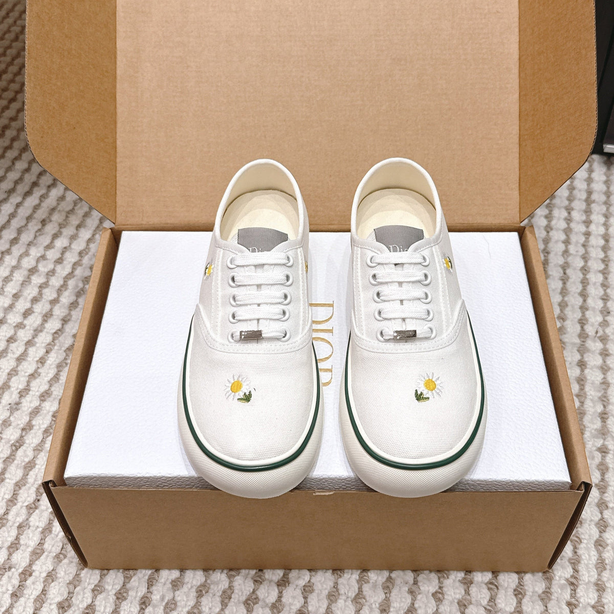 D-Sneakers