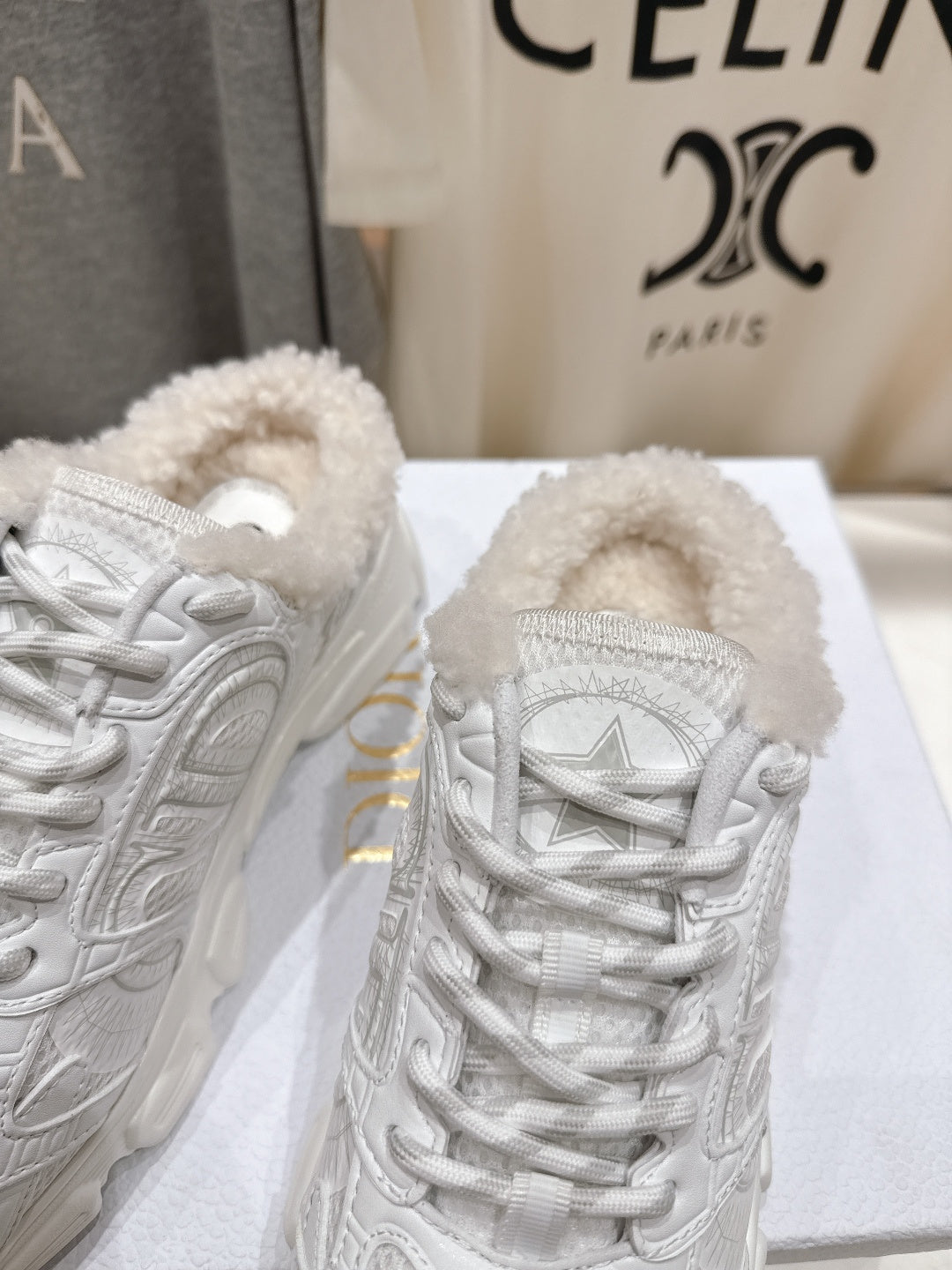 D-Sneakers