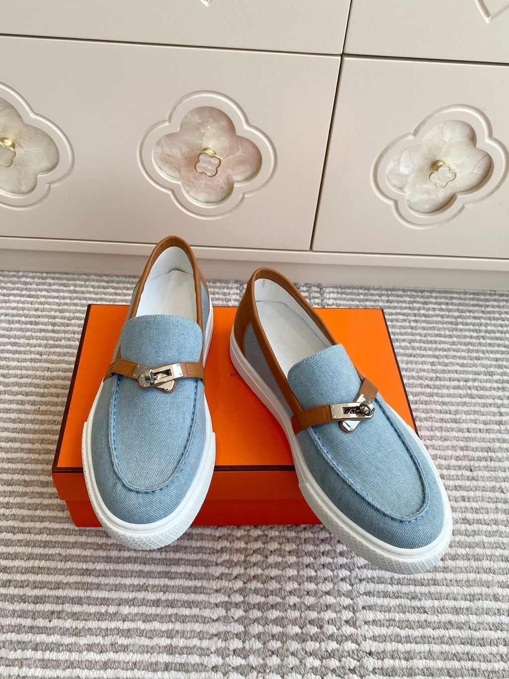 A-Sneakers