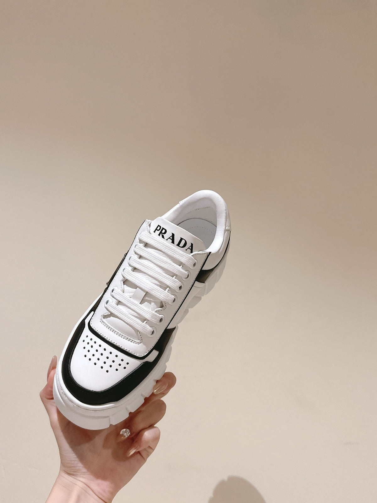 P-Sneakers