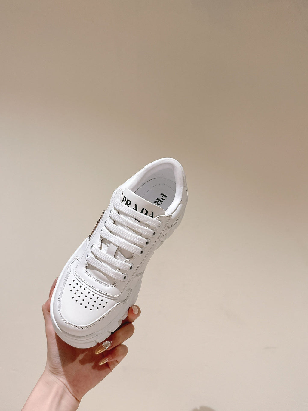 P-Sneakers