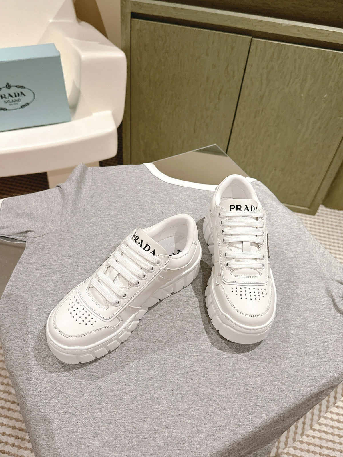 P-Sneakers