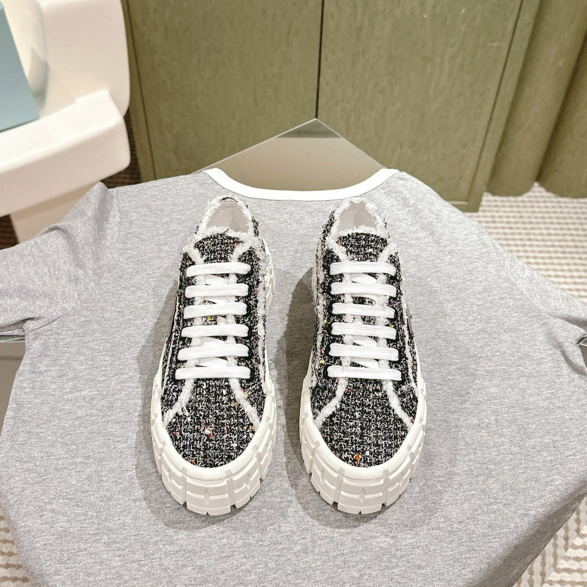 P-Sneakers