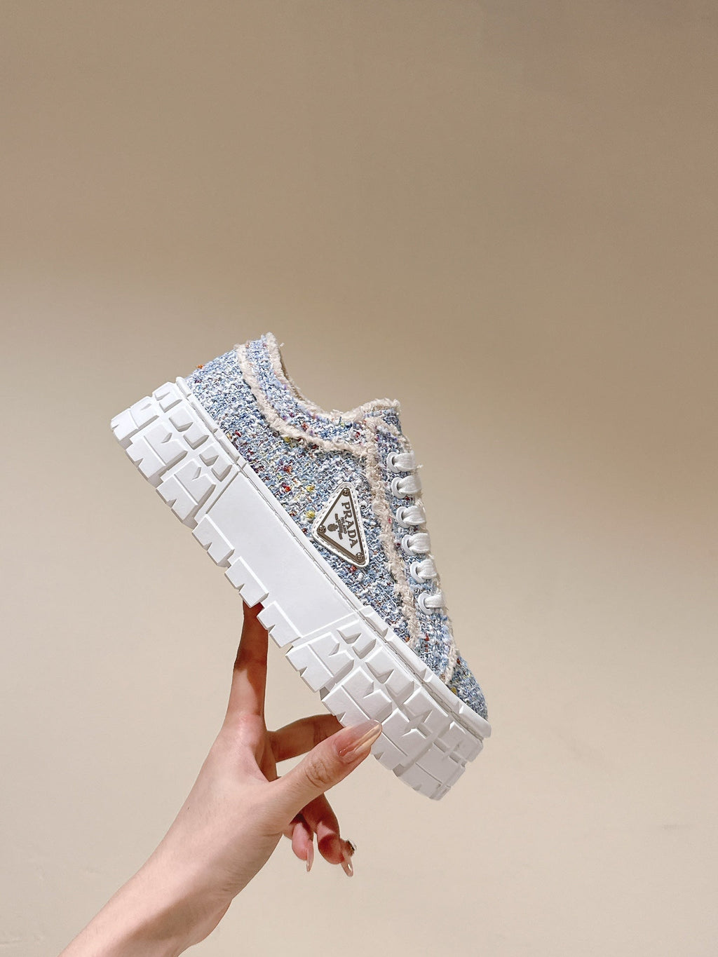 P-Sneakers