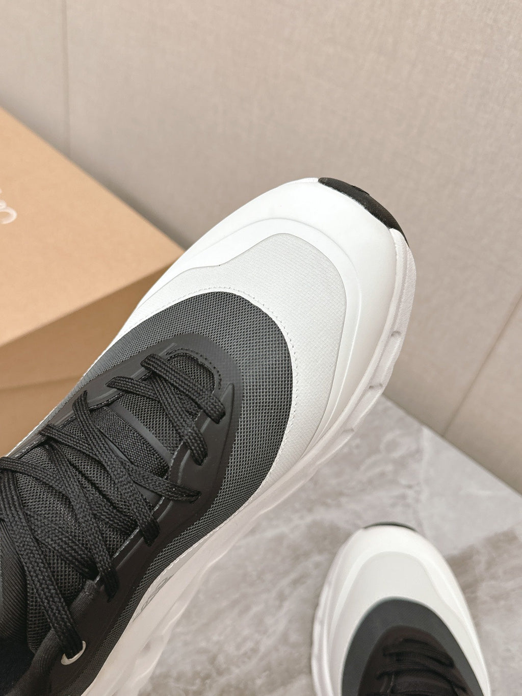 L2-Sneakers