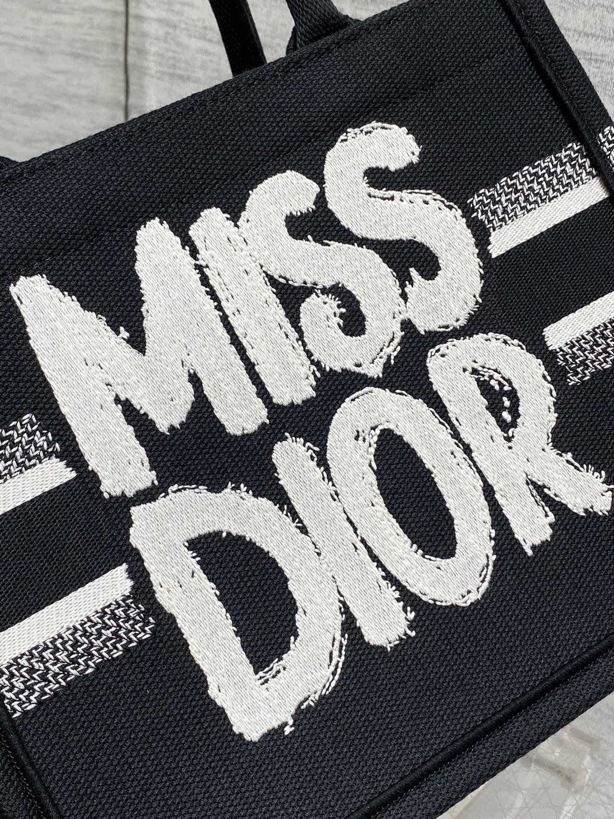 D-Book Tote