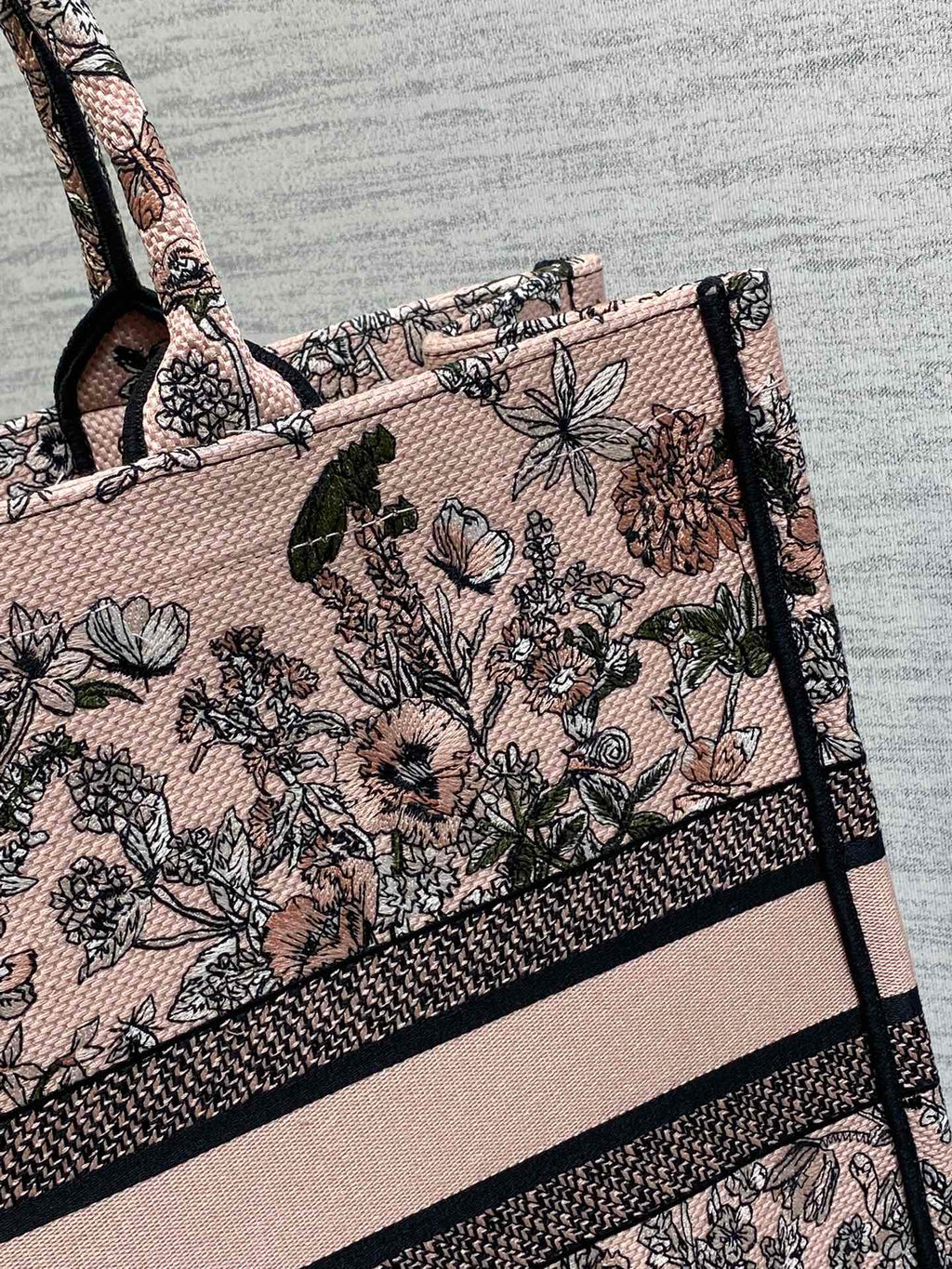 D-Book Tote