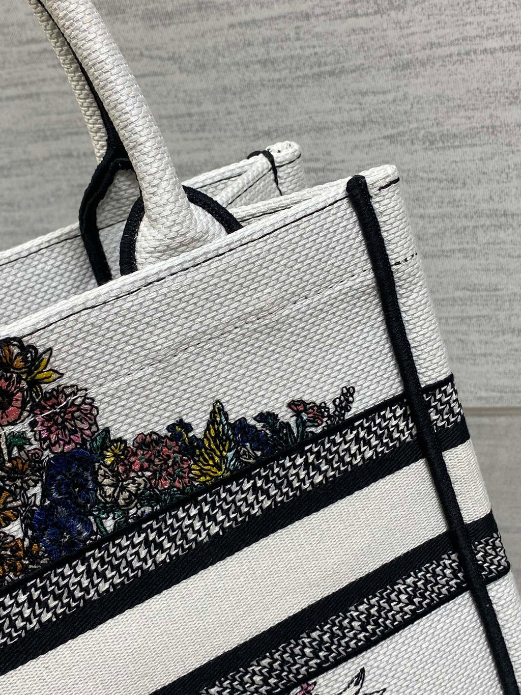 D-Book Tote