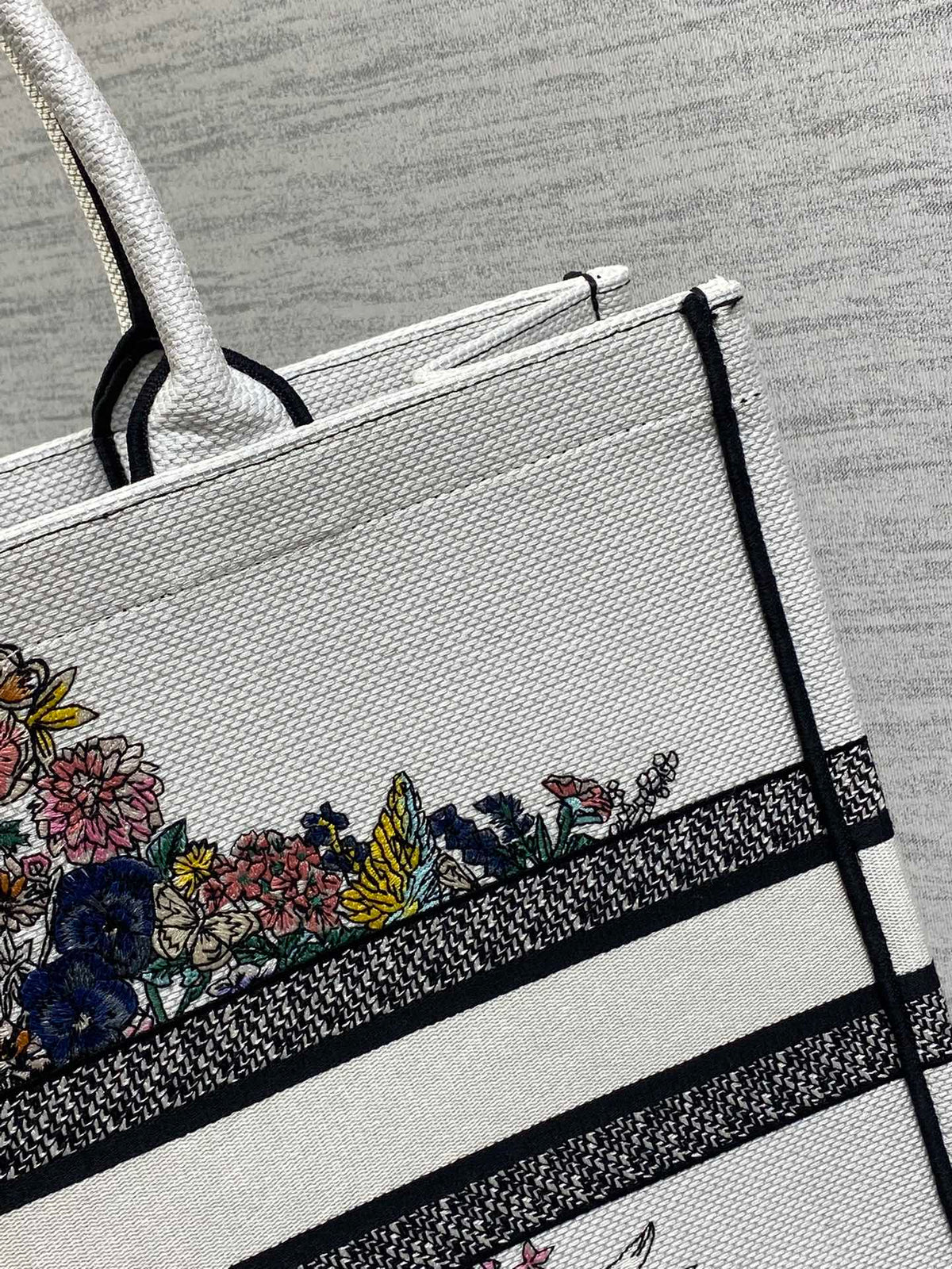 D-Book Tote