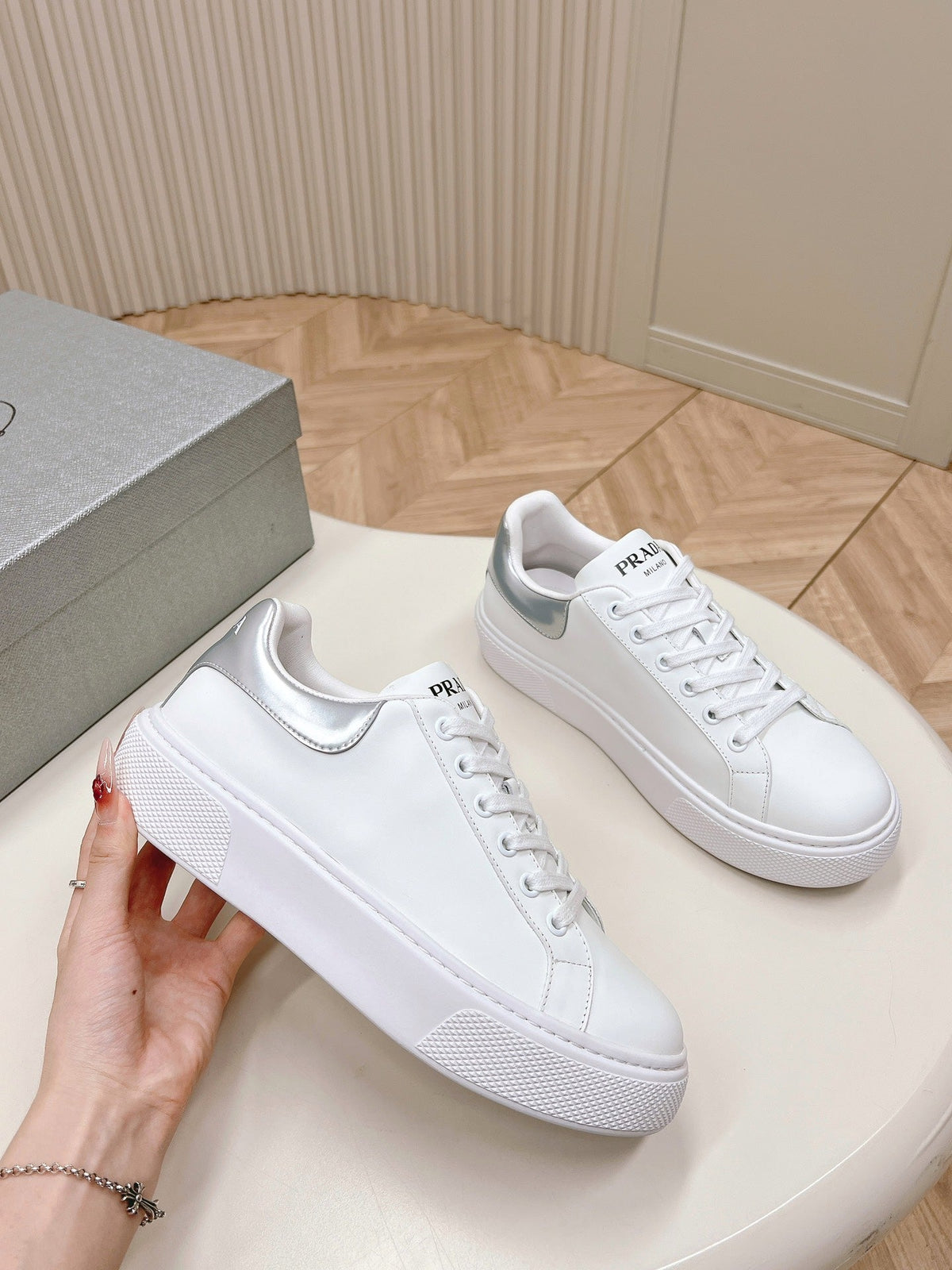 P-Sneakers