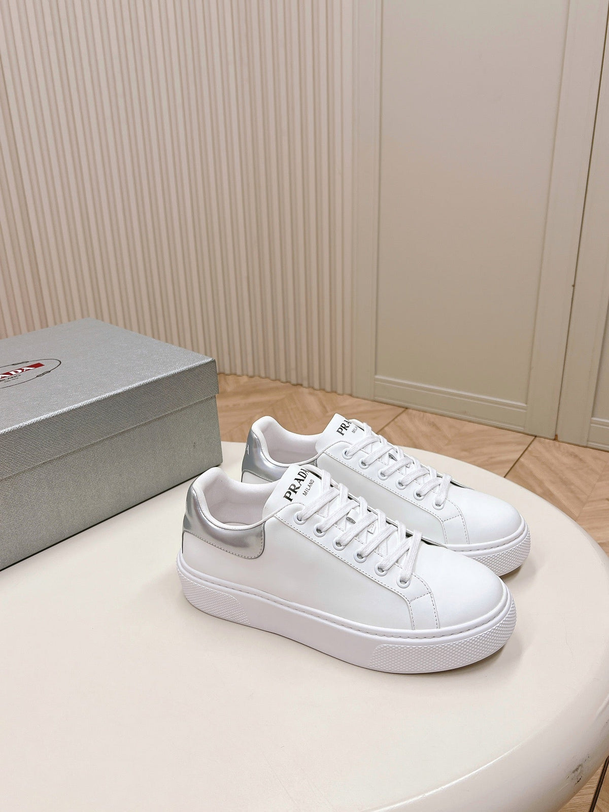 P-Sneakers