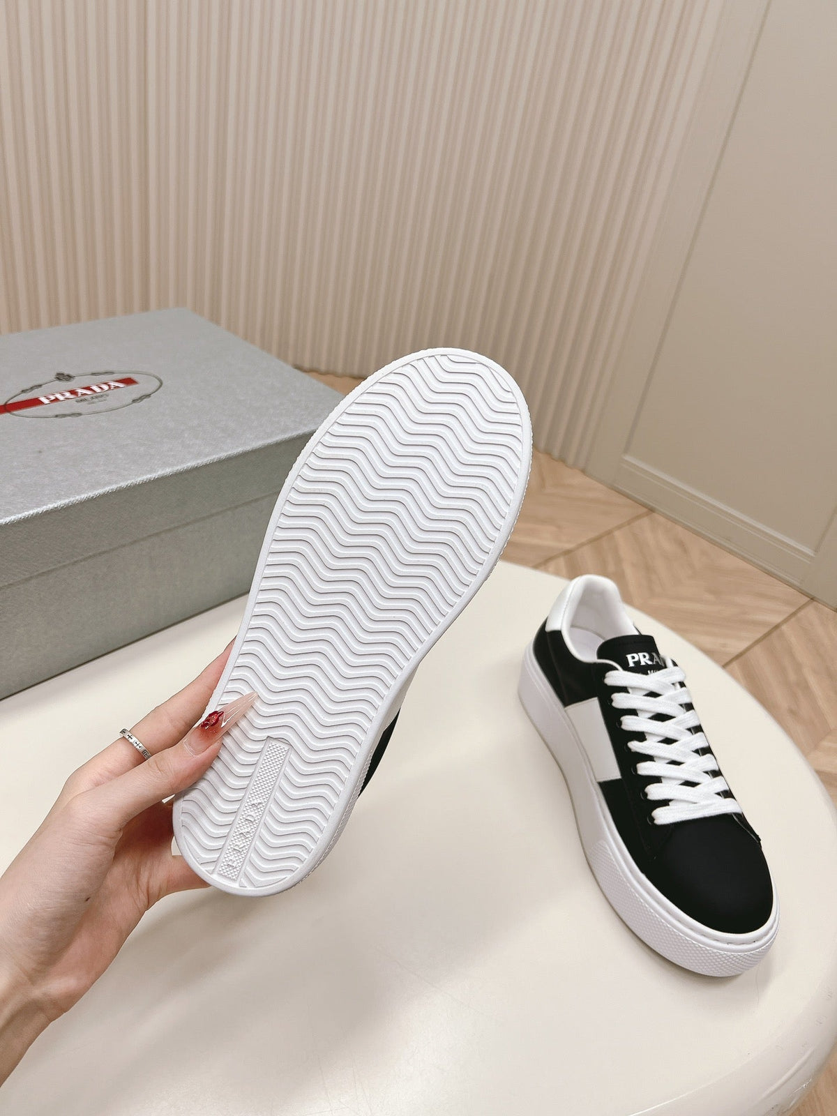 P-Sneakers