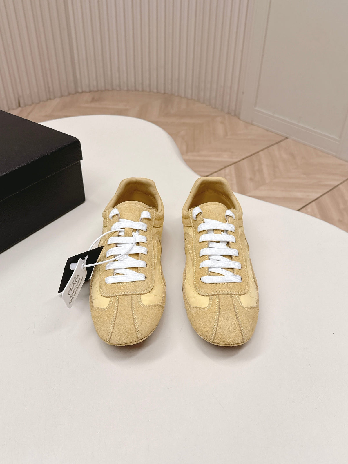 P-Sneakers