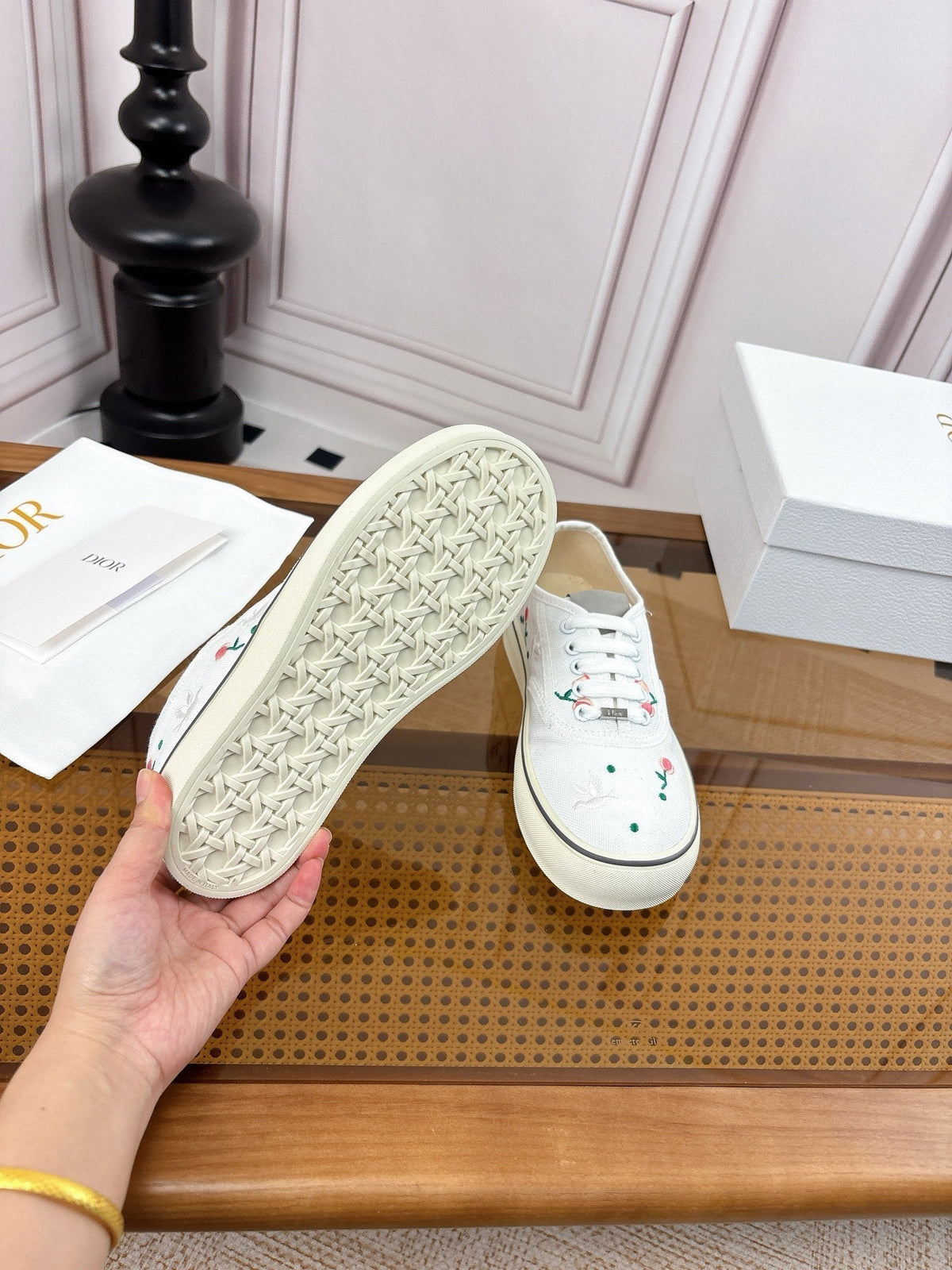 D-Sneakers