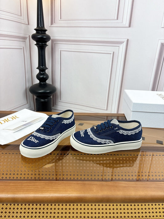 D-Sneakers