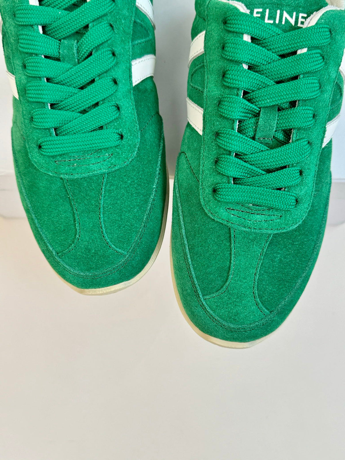 S-Sneakers